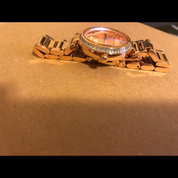 Rose gold Michael Kors watch. - Picture 5 of 7